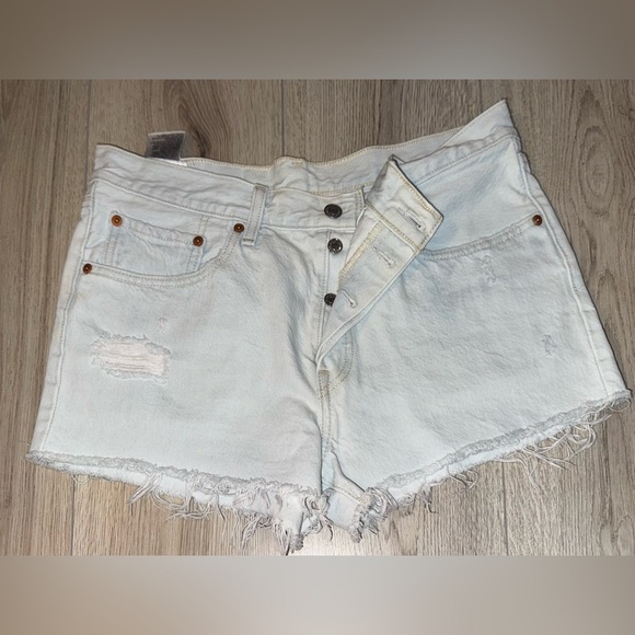 Levi's light blue Denim Jean Shorts - Picture 2 of 4